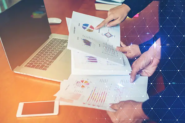 一对情侣去深圳旅游视频